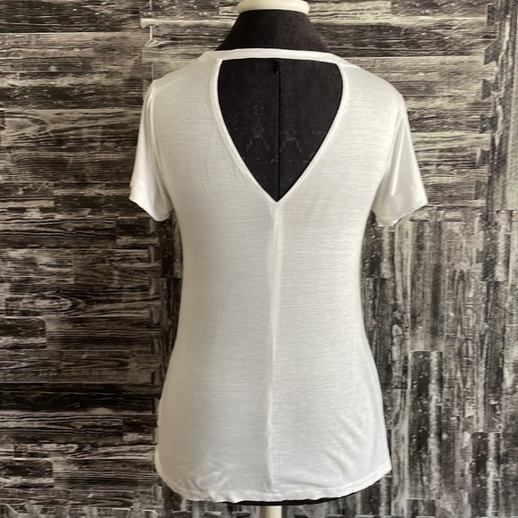 Jack Lace white/cream soft t-shirt w/ v-cut back size small - Picture 3 of 8